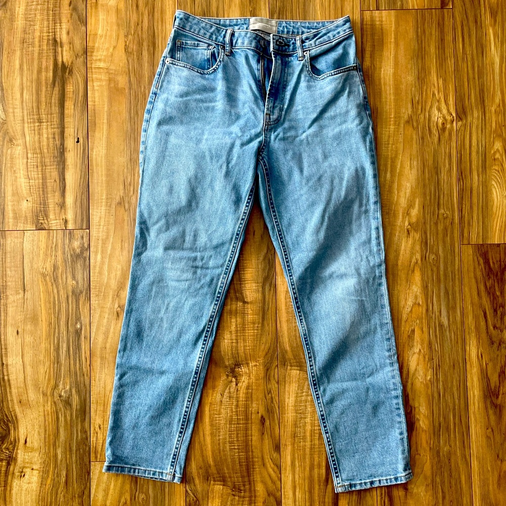 Everlane - The Curvy Cheeky Jean